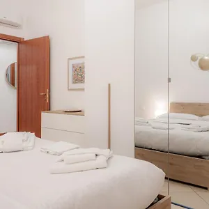 Apartment Bnbutler - Pellegrino Rossi, 42 - Ampio E Comodo Per 5, Milan